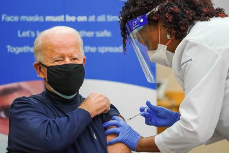 Joe Biden vaccinerar sig. Joe Biden vaccinerar sig.